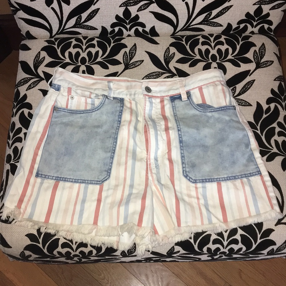 American Eagle striped mom shorts